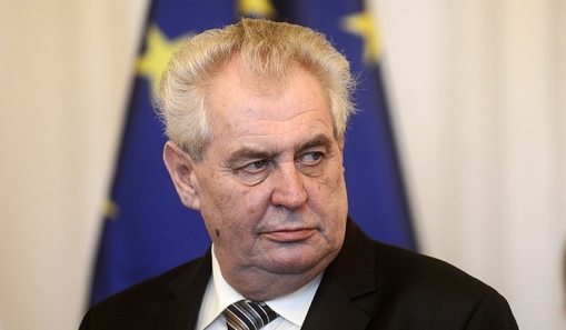 Miloş Zeman prezident seçkilərinin ilk turunda qalib gəlib