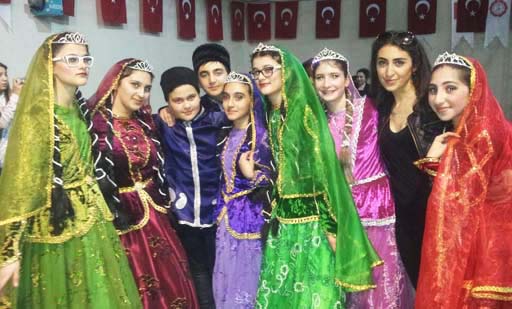 Детский театр-студия "Гюнай" успешно выступил на международном фестивале в Турции (фото)