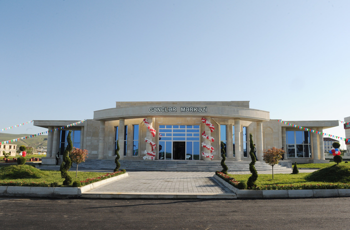 Azerbaijani President inaugurates Youth Center in Qobustan  (PHOTO)