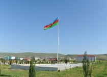 Azerbaijani President tours Flag Square in Qobustan (PHOTO)