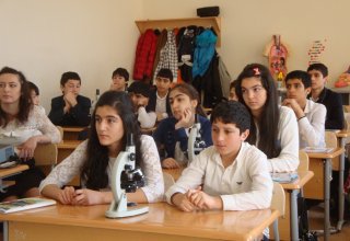 В учебных заведениях Азербайджана предусмотрено распределение между учителями нагрузки по  вакантным местам