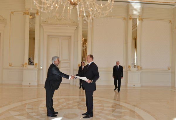 Президент Азербайджана принял верительные грамоты посла Пакистана (ФОТО)