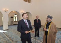 Президент Азербайджана ознакомился в Сумгайыте с мечетью "Джума" после капитального ремонта (ФОТО)