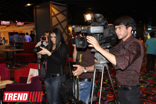 В Баку состоялся турнир по боулингу среди представителей СМИ (фотосессия)
