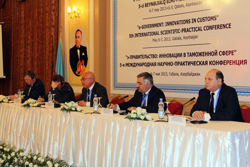 В Азербайджане обсуждается мировая практика по применению инноваций в таможенной сфере (ФОТО)