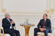 Azerbaijani President receives former leader of Uruguay