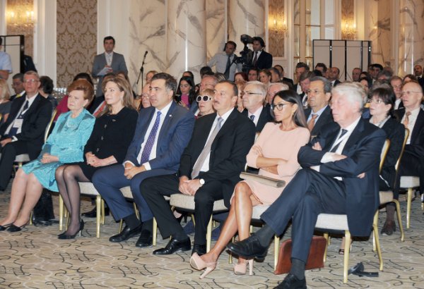 Президент Азербайджана и его супруга приняли участие в I Южнокавказском форуме (версия 2)