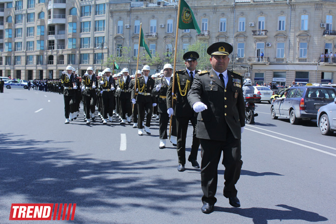 В центре Баку состоялось военное шествие (ФОТО)