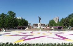 Azərbaycan Prezidenti İlham Əliyev və xanımı Gül bayramında iştirak ediblər (ƏLAVƏ OLUNUB) (FOTO)