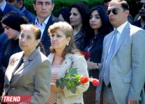 Azerbaijan's public marks 90th anniversary of National Leader Heydar Aliyev (PHOTO)