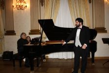 Heydər Əliyevin 90 illik yubileyi münasibətilə Romanın Brankaço sarayında konsert keçirilib (FOTO)