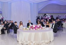 Ильхам Алиев и его супруга приняли участие в церемонии, посвященной 90-летнему юбилею общенационального лидера Азербайджана Гейдара Алиева (ФОТО)
