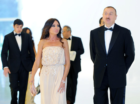 President Ilham Aliyev and his spouse attends solemn ceremony on 90th anniversary of national leader Heydar Aliyev (PHOTO)