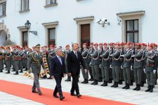 Azerbaijani President officially welcomed to Vienna (PHOTO)