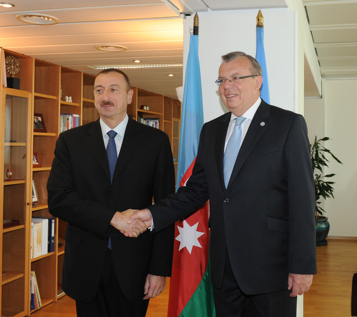 President Ilham Aliyev meets Director-General of UN Vienna Office (PHOTO)