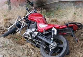 Neftçalada avtomobillə toqquşan motosikletin sürücüsü ölüb