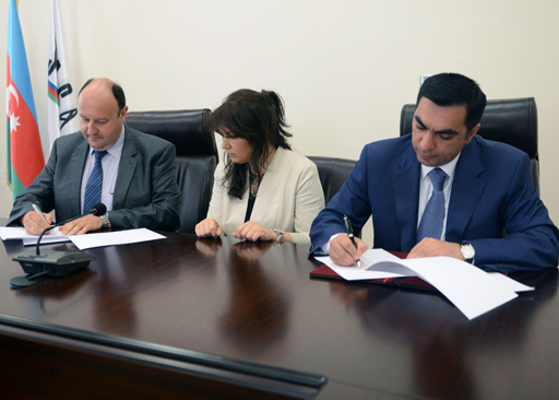 Бакинская высшая школа нефти подписала меморандум с тремя университетами Болгарии (ФОТО)