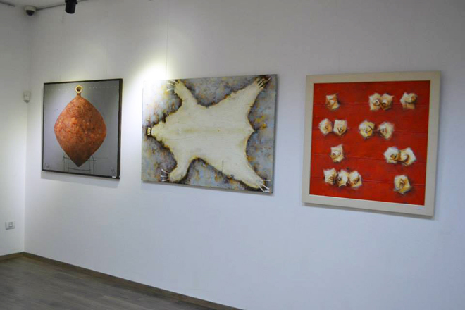 В Баку открылась выставка работ молодых художников (фото)