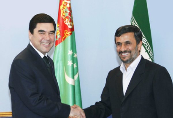 Президенты Туркменистана и Ирана обсудили региональные и
экономические вопросы