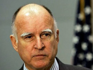 Губернатор Калифорнии назвал возможный выход США из ДРСМД ошибочным и опасным