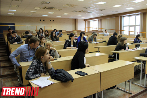 В Екатеринбурге азербайджанские журналисты удостоены сертификата Международной школы РИА Новости (фото)