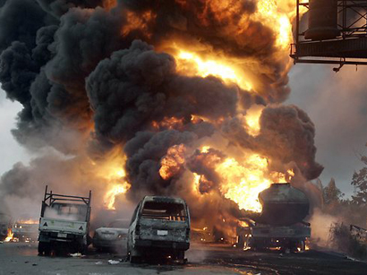 В Абу-Даби взорвались три бензовоза