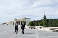 Azərbaycan Prezidenti Dağüstü parkda yenidənqurmadan sonra yaradılmış şəraitlə tanış olub (FOTO)