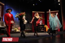 В Баку состоялся бенефис "Королевы сцены" -  премьера комедии "Жениха вызывали, девочки?"  (фотосессия)