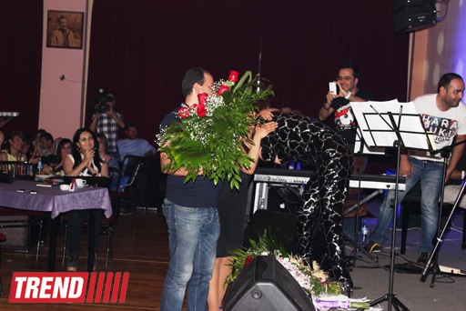 На сцене Бакинского джаз-центра состоялся сольный концерт Самиры (фотосессия)