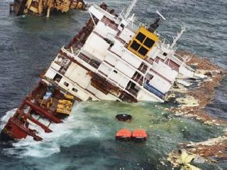 Власти подтвердили гибель 42 человек при крушении судна у берегов Пхукета
