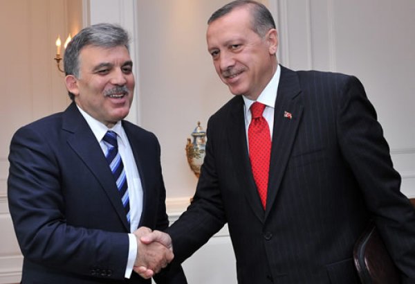 Президент Турции посетил экс-президента в связи с праздником Курбан