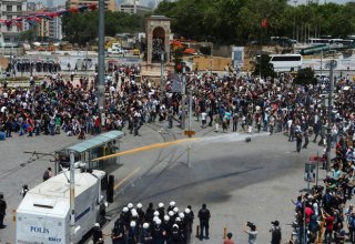 Bülənt Arınc: Türkiyə DİN ölkədəki etiraz aksiyaları ilə bağlı araşdırmalara başlayıb