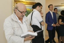 Азербайджанский Xalq Bank представил избранные произведения поэта Микаила Мушфига (ФОТО)