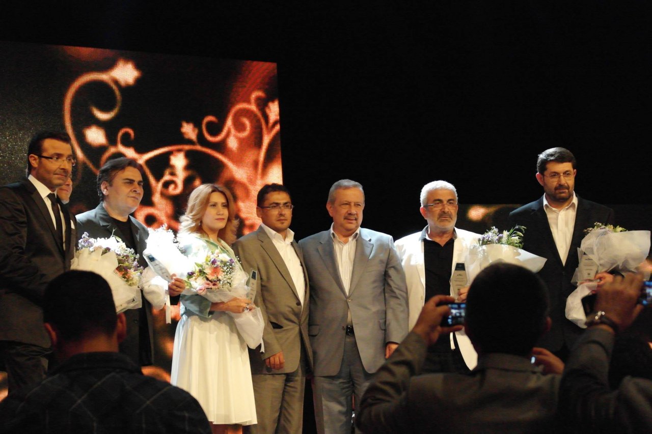 Композиция азербайджанской певицы вошла в альбом известного турецкого поэта (фото)