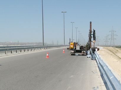 В Баку завершается строительство новой автодороги
