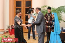 В Азербайджане работникам культуры и туризма впервые вручены почетные нагрудные знаки (фото)