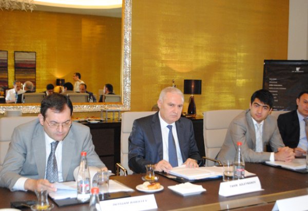 Состоялось очередное заседание Наблюдательного совета Фонда молодежи Азербайджана (ФОТО)