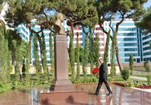 Президент Ильхам Алиев: В Азербайджане в любой сфере - в экономике, во всех сферах услуг должны быть самые высокие стандарты (ФОТО)