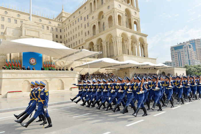 В Баку прошел военный парад (ФОТО) (ВИДЕО)