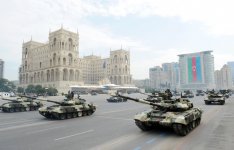 Military parade held in Baku (PHOTO)