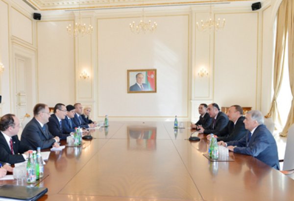 Azerbaijani President Ilham Aliyev receives Romanian Prime Minister Victor Ponta
