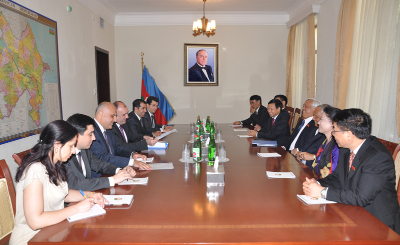 Глава МИД Азербайджана принял парламентскую делегацию Вьетнама (ФОТО)