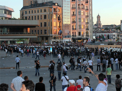İstanbulun Gezi parkı bu gün sakinlərin istifadəsinə veriləcək
