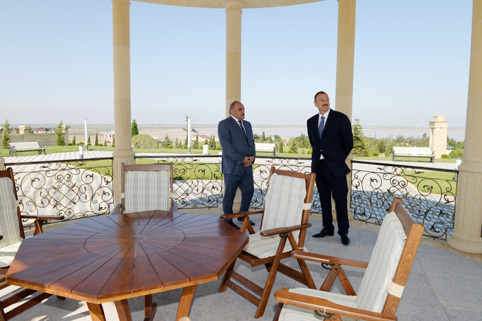 Президент Азербайджана ознакомился с условиями, созданными на Площади флага в Ширване (ФОТО)