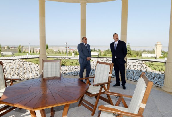 Azerbaijani President views Flag Square in Shirvan (PHOTO)
