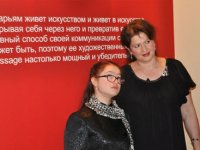 Азербайджанская художница с синдромом Дауна стала победительницей фестиваля в Москве (фото)