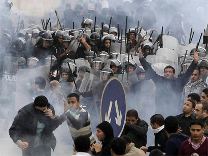 Египетская полиция начнет разгонять сторонников Мурси в понедельник - агентство