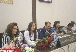 Ханенде Гюллю Мурадова презентовала альбом "Родная земля Карабах" (фото)