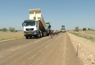 На пограничной автодороге Агстафа-Пойлу-Грузия ведутся работы по капитальному ремонту (ФОТО)