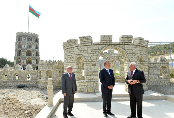 Президент Ильхам Алиев ознакомился с Площадью флага в Шабране (ФОТО)